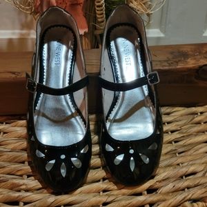 Nine West Laser Cut Mary Jane Shoe